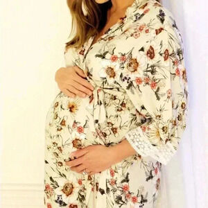 Classic Nurtured 9 Maternity Robe - Cream Floral size S/M